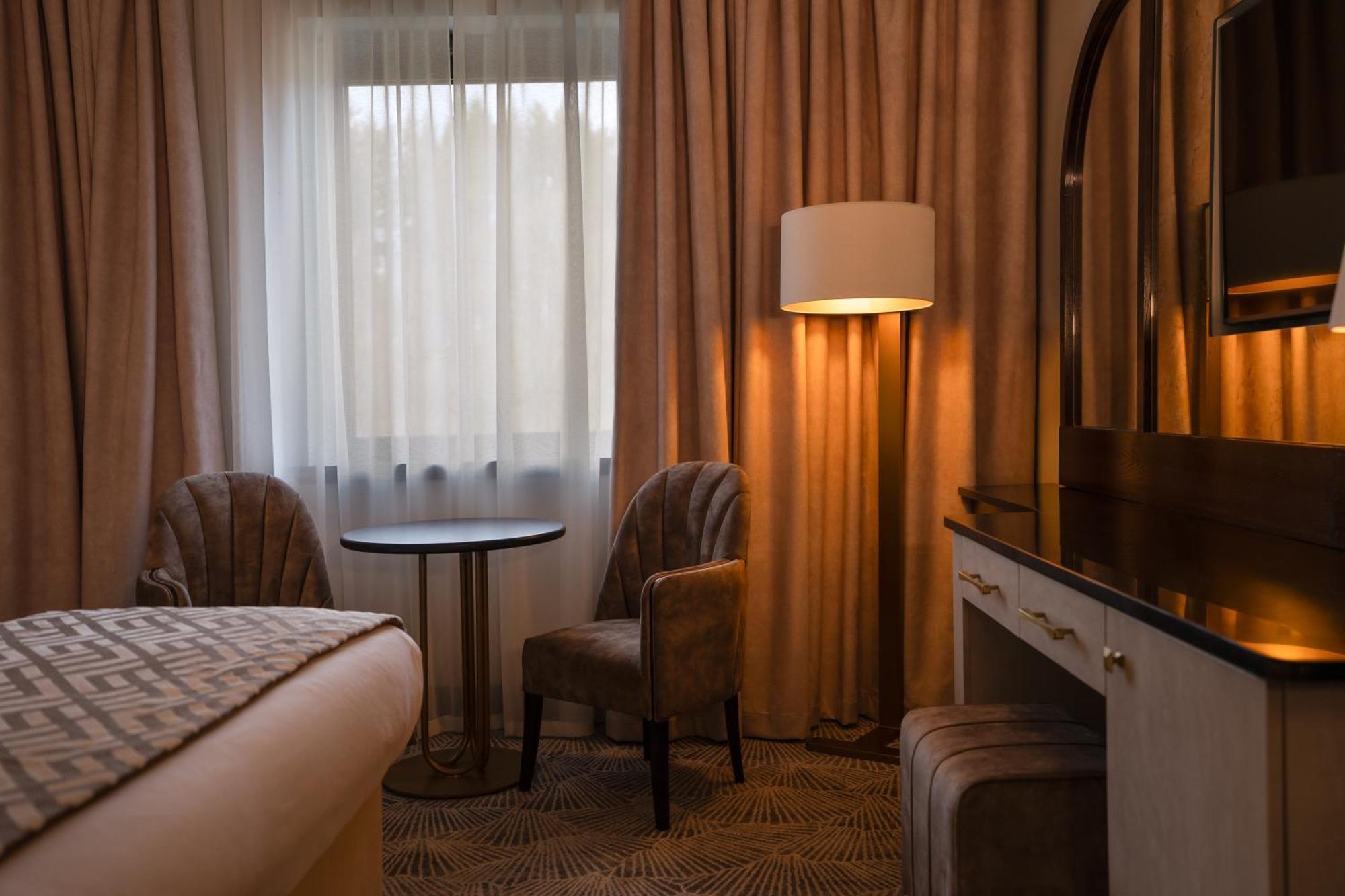 Crossbasket Castle Hotel & Restaurant High Blantyre Bagian luar foto