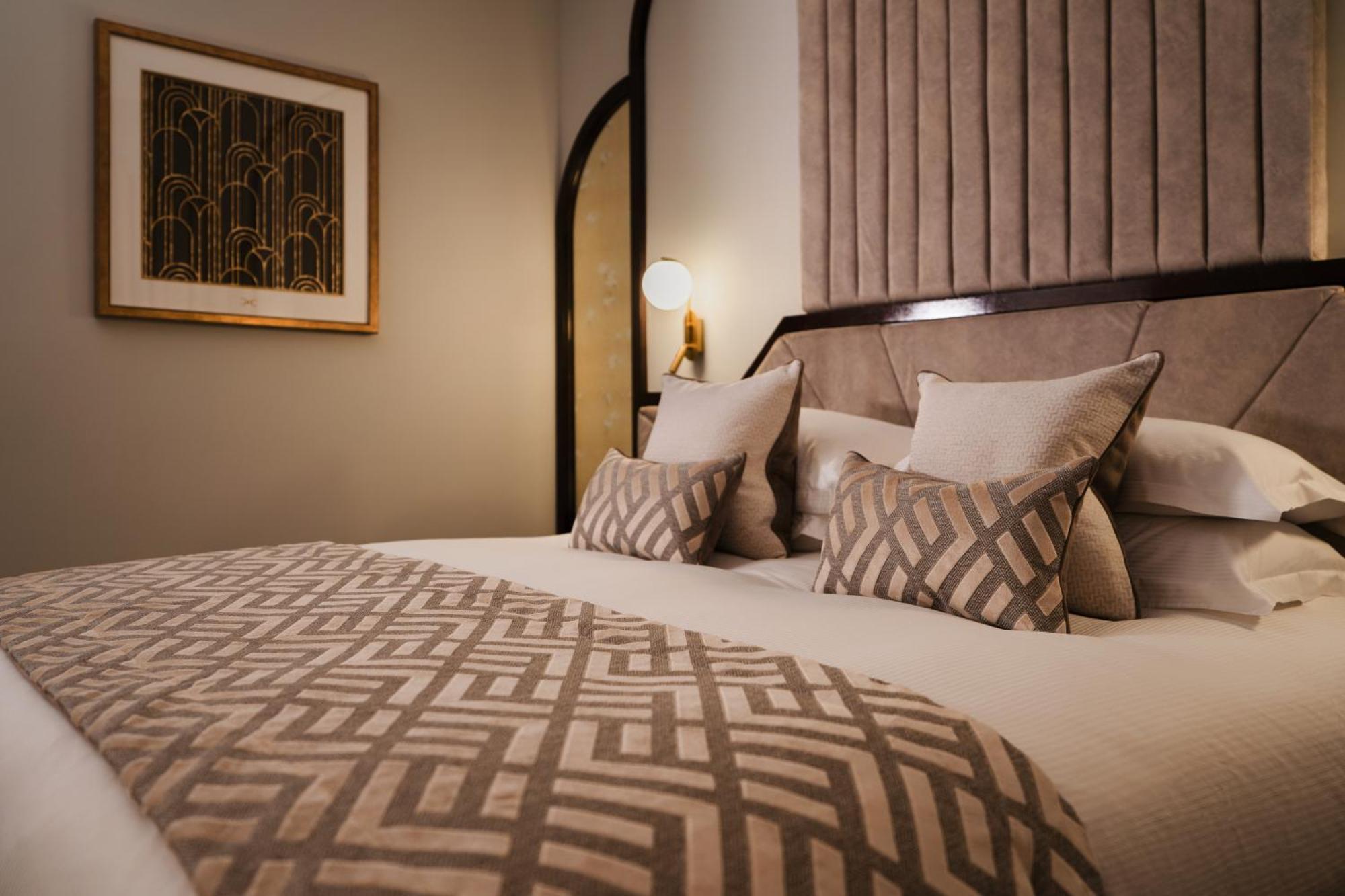 Crossbasket Castle Hotel & Restaurant High Blantyre Bagian luar foto