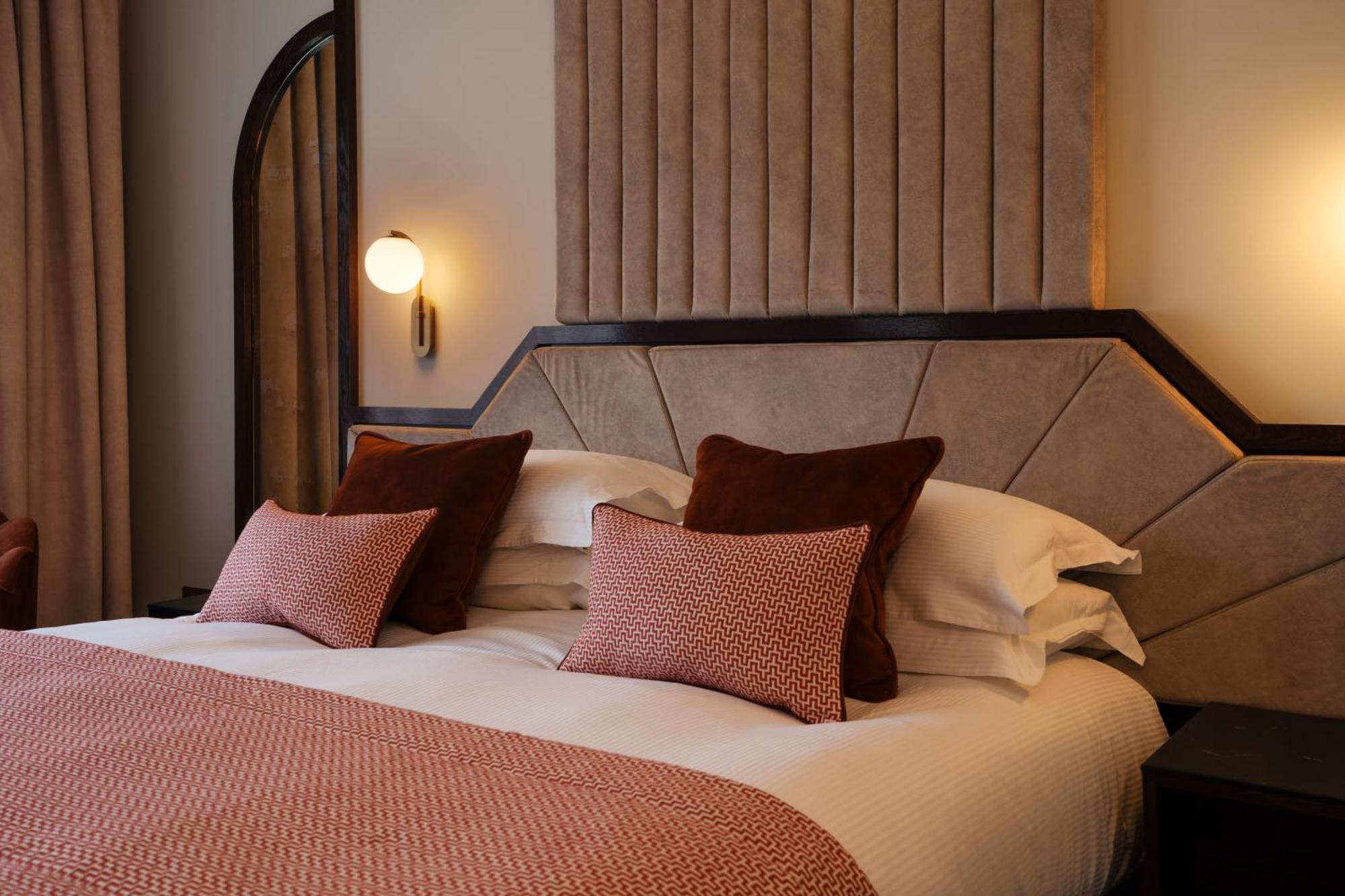 Crossbasket Castle Hotel & Restaurant High Blantyre Bagian luar foto