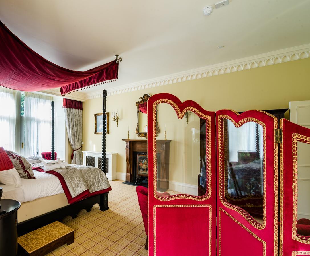 Crossbasket Castle Hotel & Restaurant High Blantyre Bagian luar foto