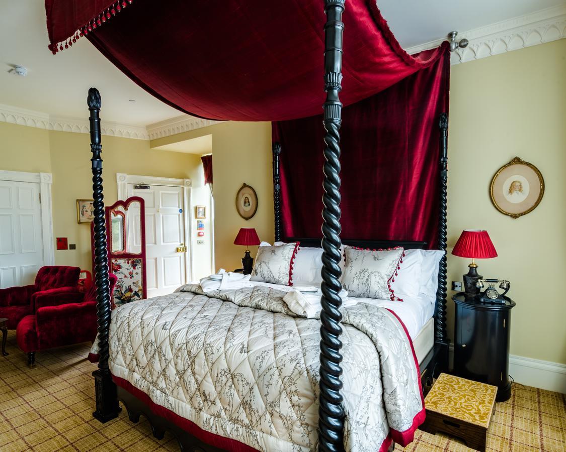 Crossbasket Castle Hotel & Restaurant High Blantyre Bagian luar foto