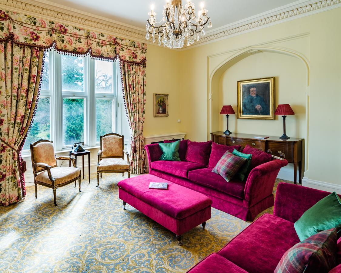 Crossbasket Castle Hotel & Restaurant High Blantyre Bagian luar foto
