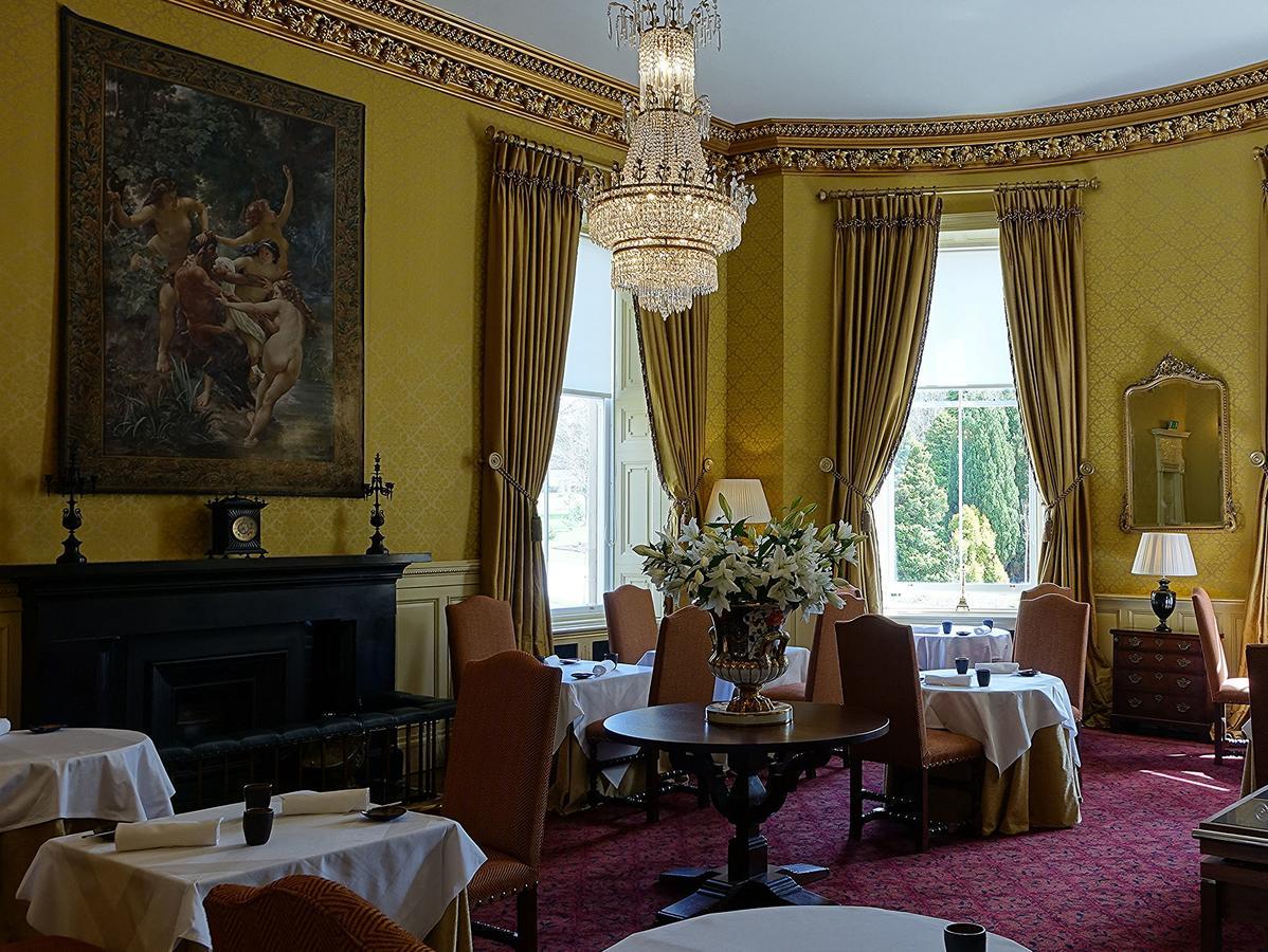 Crossbasket Castle Hotel & Restaurant High Blantyre Bagian luar foto