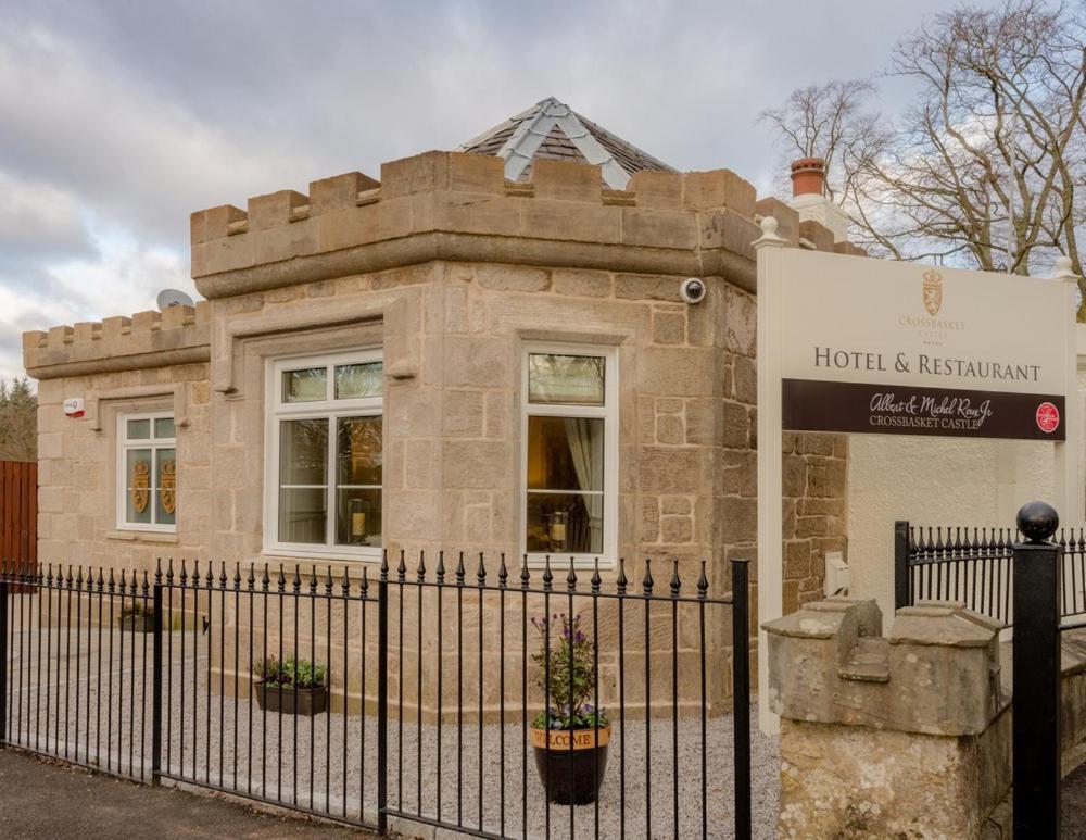 Crossbasket Castle Hotel & Restaurant High Blantyre Bagian luar foto