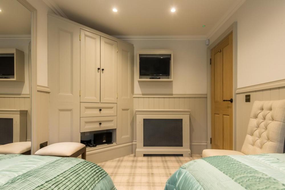 Crossbasket Castle Hotel & Restaurant High Blantyre Bagian luar foto
